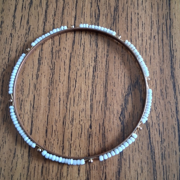 Jewelry - Cute Boho White Beaded Bangle Bracelet NWOT
